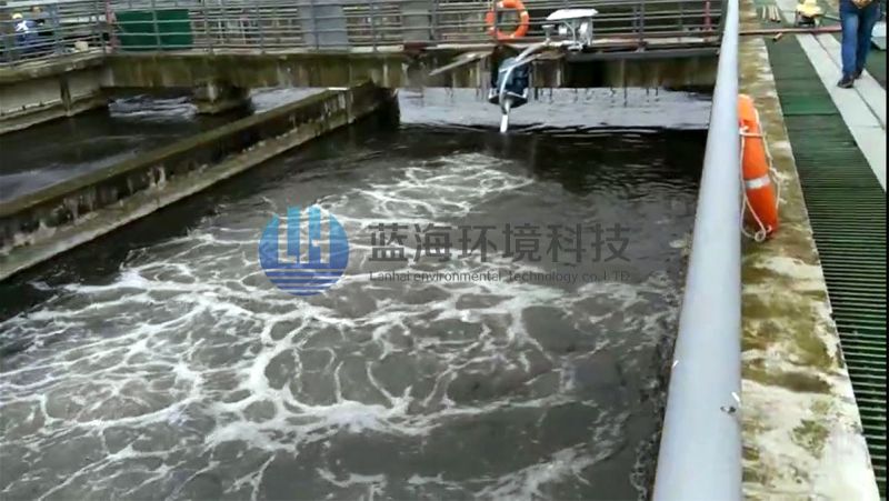 藍(lán)?？萍?四川某地 推流攪拌曝氣機(jī)現(xiàn)場(chǎng)視頻